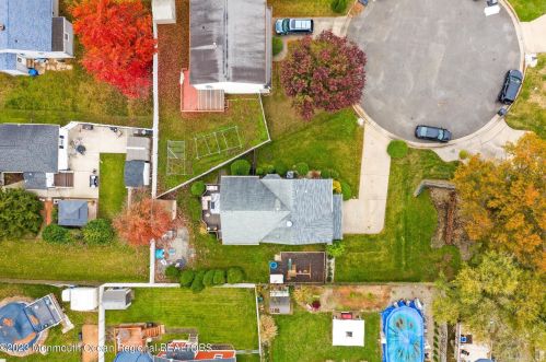 125 Shoreland Ter, Middletown NJ  07748-6212 exterior