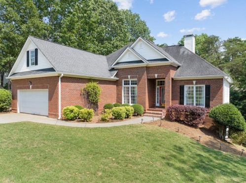 6113 Foxmoor Ct, Gainesville, GA 30506-6932