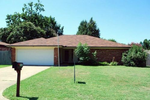 8504 Crestview Dr, Fort Worth TX  76182-6107 exterior
