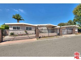 11352 Chalon Rd, Los Angeles CA  90049-1721 exterior