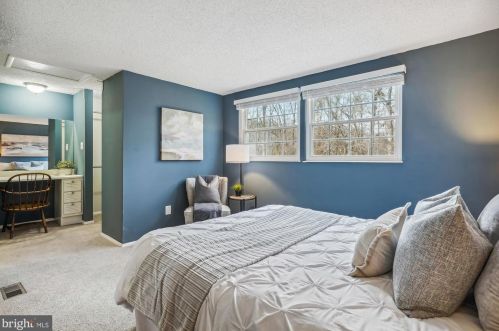 8675 Hickory Ridge Ct, Springfield VA  22153-3703 exterior