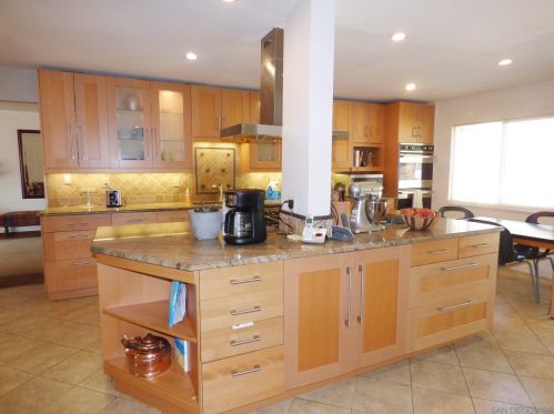 5965 Cozzens St, San Diego, CA 92122-3724