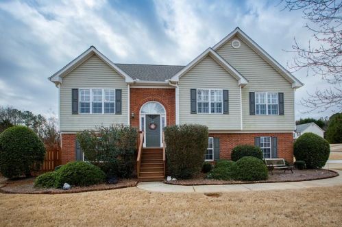 140 Leguin Forest Dr, Locust Grove, GA 30248-6602