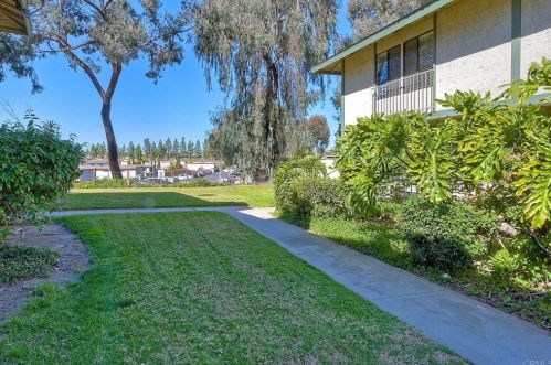 9572 Caminito Tirada, San Diego, CA 92126-4102