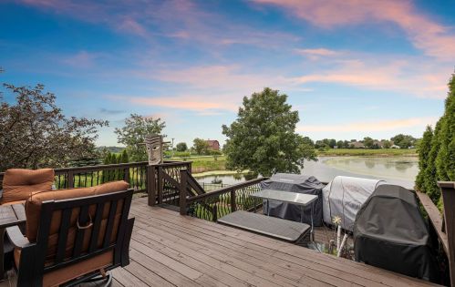 816 Mark Ln, Pingree Grove IL  60140-8278 exterior