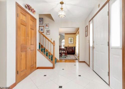 3 Cosby Ct, Flemington, NJ 08822-3151