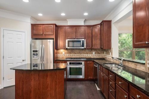 3282 Ferncliff Ln, Atlanta GA  30324-2569 exterior