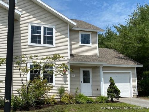 10 Forrestal Dr, Mere Point, ME 04011-2781