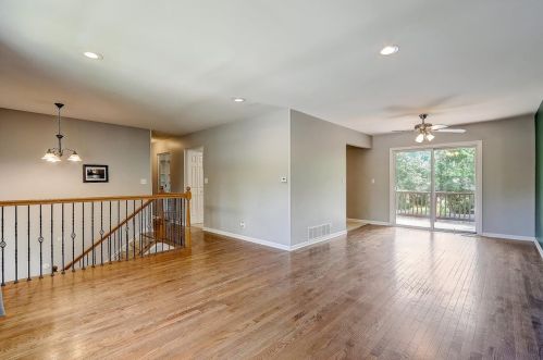 151 Camelot Way, Lemont IL  60440-2084 exterior