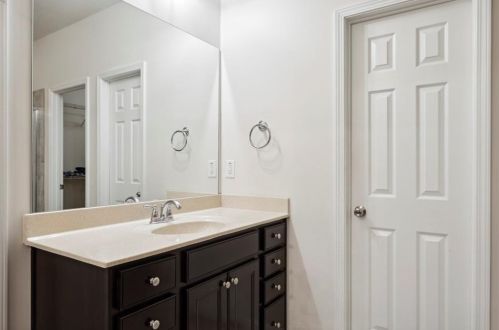 5568 High Point Rd, Atlanta GA  30342-5039 exterior