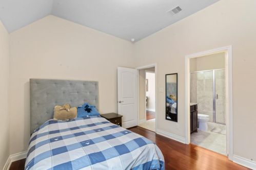 6226 Milam Branch Ln, Richmond TX 77471-6654 exterior