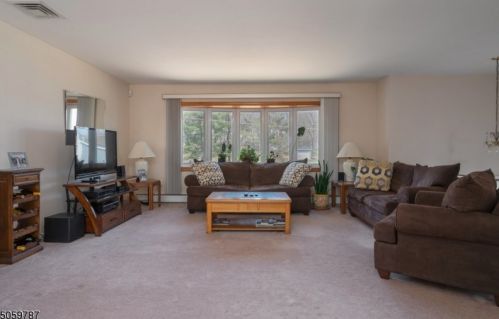 100 Griffith Dr, Whippany, NJ