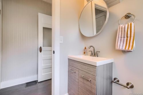 3221 Grant St, Englewood CO 80113-6829 exterior