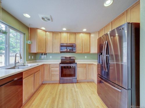 4875 Eaton Park Way, Aurora CO 80016-4292 exterior