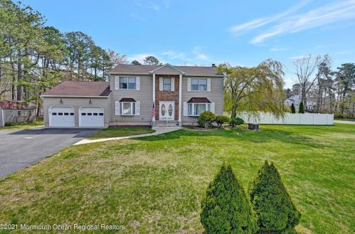1 Jason Ct, Jackson Twp, NJ 08527-5309