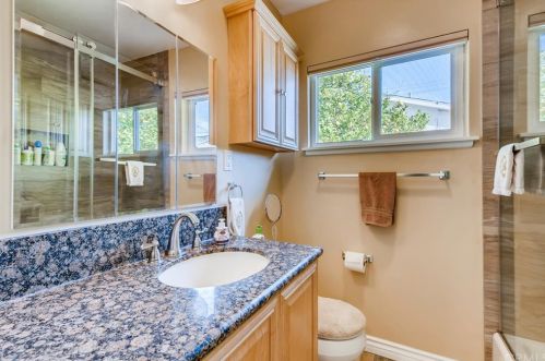 816 Amber Ct, Upland CA 91786-3709 exterior