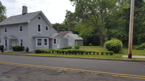 87 County Rd, Cliffwood, NJ 07721-1016