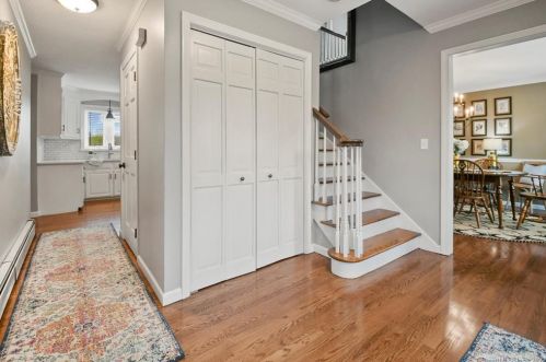 51 Longmeadow Dr, Pomfret Center, CT 06259-1215