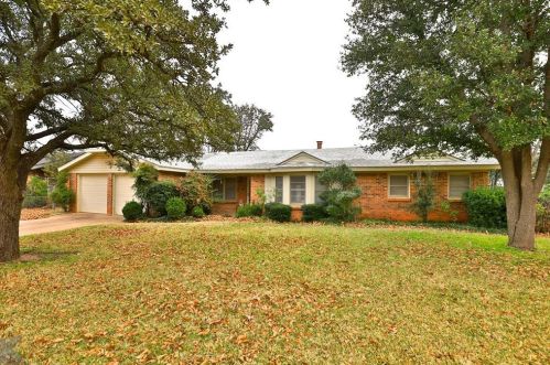 2033 Greenbriar Dr, Abilene, TX 79605-5617