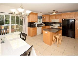 22 Songbird Ln, Farmington, CT 06032-3442