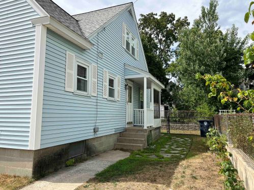 59 Blossom St, Nashua, NH 03060-3713