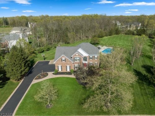 58 Montfort Dr, Montgomery, NJ 08502-4807