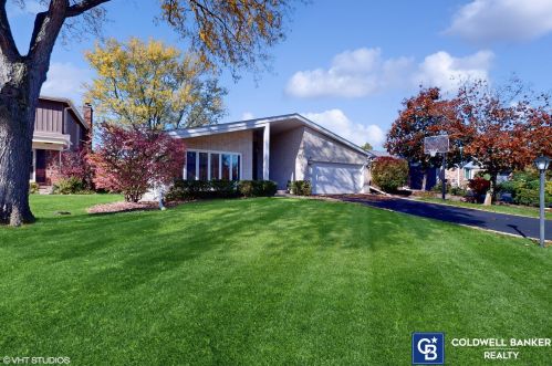 9408 Natchez Ave, Morton Grove, IL 60053-1447