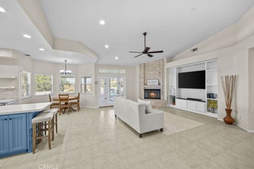 6528 Blackwood St, Riverside CA  92506-6240 exterior