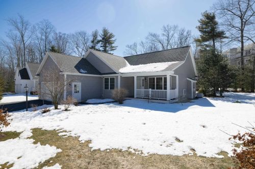 33 Vineyard Dr, Stratham, NH 03885-6529