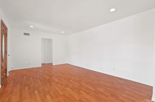 527 Hampton St, Anaheim CA  92801-3102 exterior