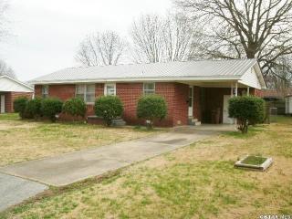 572 Maywood Dr, Lexington, TN 38351-1620