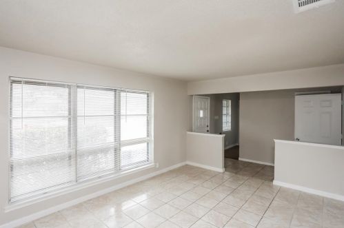 10455 Brockbank Dr, Dallas, TX 75229-4966