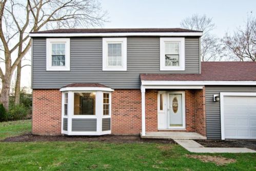 10514 Dennis Ave, Barrington Hills, IL 60102