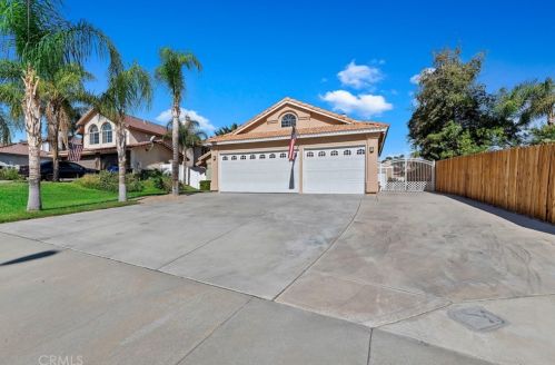 8517 Rosemary Dr, Riverside CA  92508-2921 exterior