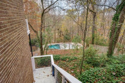 170 Huntcliff Pt, Atlanta GA  30350-1601 exterior