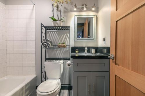 12555 Hillside Dr, Truckee CA  96161-6330 exterior