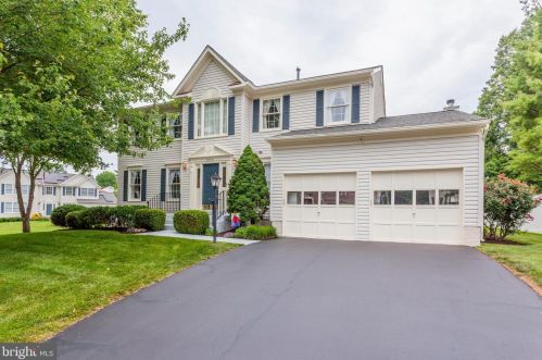 5306 Jessup Ln, Woodbridge, VA 22193-3151