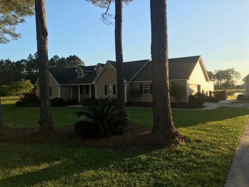 123 Leyland Dr, Pridgen, GA 31519-6451