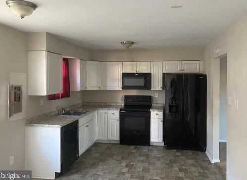 160 Hampshire Rd, Erial, NJ 08081-2110