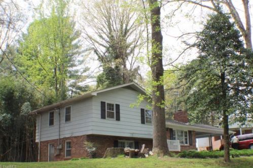 174 Cornelius Ave, Mount Airy, NC 27030-9238
