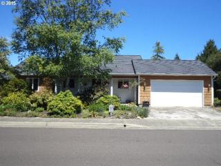 2095 23rd St, Florence, OR 97439-9768