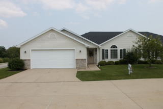 2017 Jubilee Ln, Lake Of The Woods, IL 61525-8604