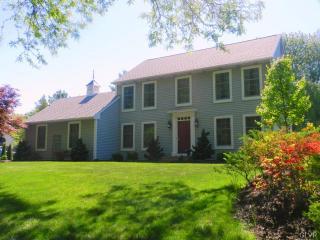 1210 Warwick Pl, Allentown, PA 18104-2680