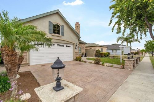 9207 Olive St, Bellflower, CA 90706-4451
