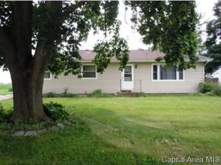2066 Newcomer Dr, Galesburg, IL 61401-6656
