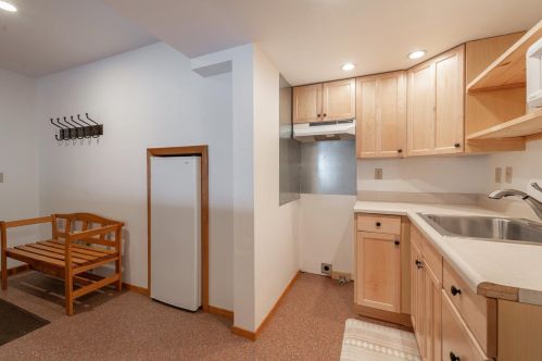 11682 Chalet Rd, Truckee CA  96161-6717 exterior