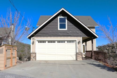 949 Trinity Dr, Lake Arrowhead, CA 92352-9704