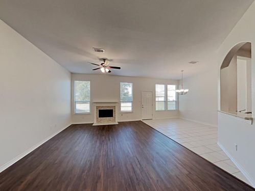 2204 Perkins Crossing Dr, Conroe TX  77304-6810 exterior