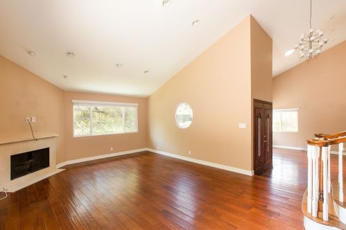 2411 Chevy Chase Dr, Glendale, CA 91206-1850