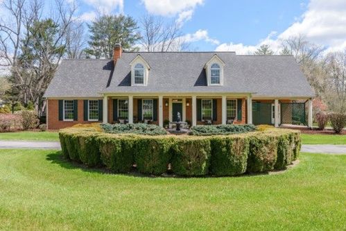 30322 Cambridge Ave, Meadowview, VA 24361-3952